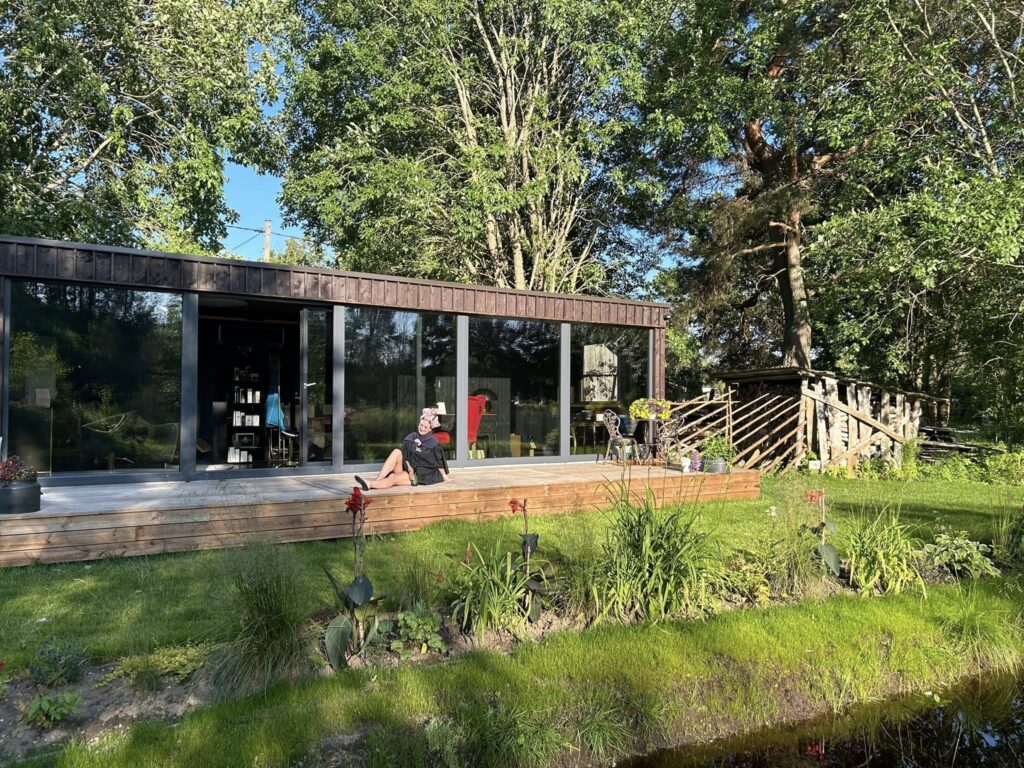 Pilt Kadakmäe IluToa hoonest